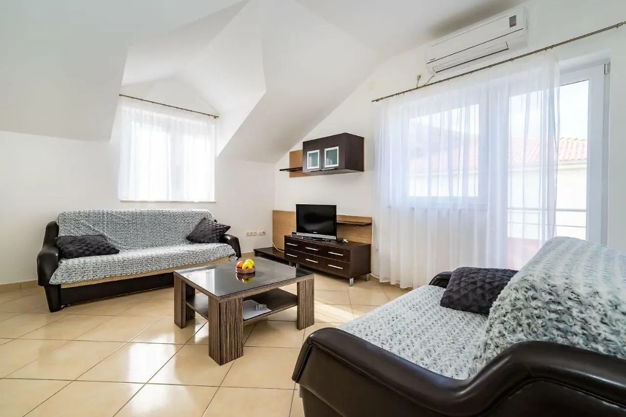 Apartments Matej Pag Town